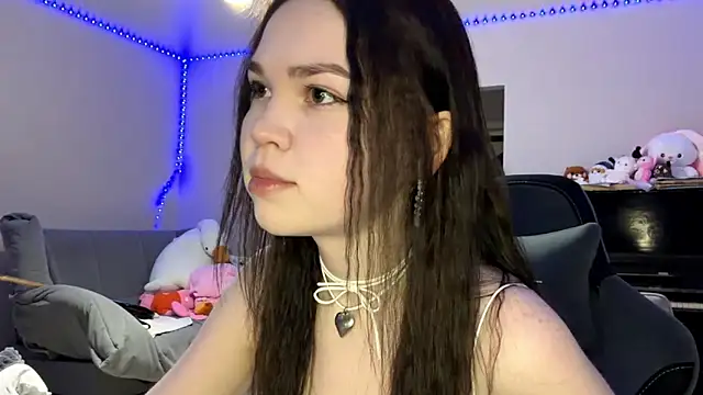 Esmi12345 online show from April 27, 2:03 pm