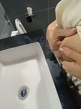 couple mei online show from April 29, 4:20 pm