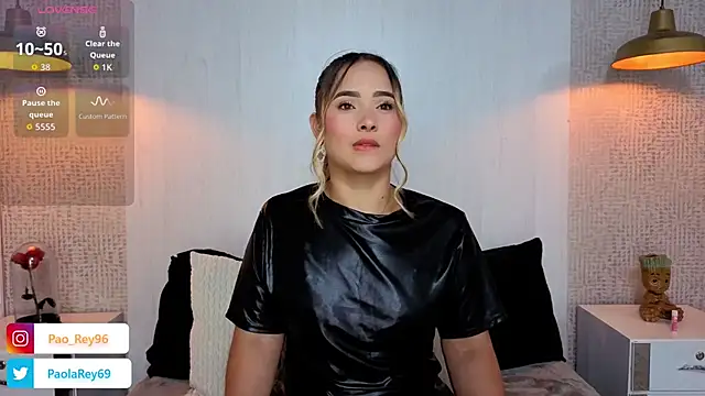 paolarey online show from March 27, 10:32 pm