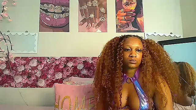 EnchantingLisa online show from July 7, 7:23 am