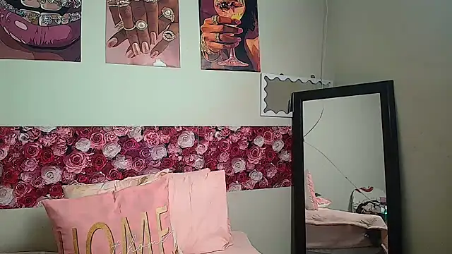 EnchantingLisa online show from June 23, 4:54 am