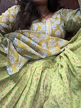 Cute nisha4 online show from April 28, 5:44 am