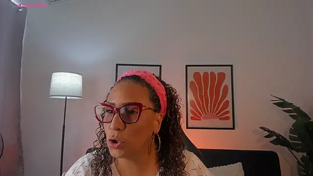 Eva-Millss online show from May 14, 8:03 pm