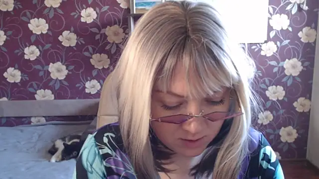 Kate R online show from June 7, 10:44 am