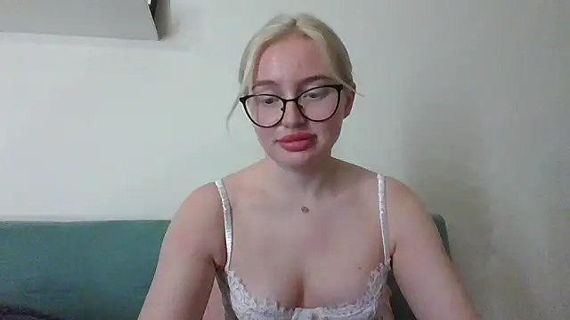 blond canary online show from May 2, 5:38 pm