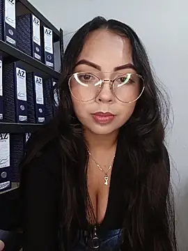 JENNIFER  03 online show from June 9, 5:01 pm