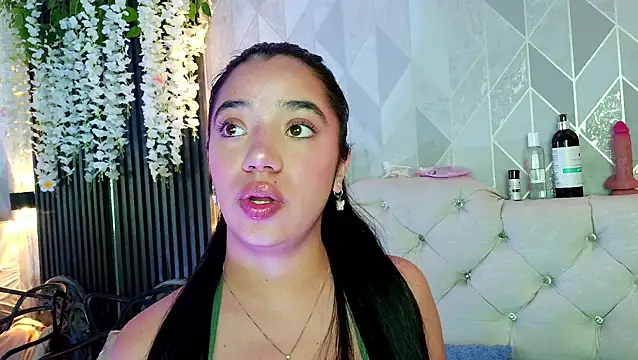 Zaira bonny online show from June 9, 7:13 pm