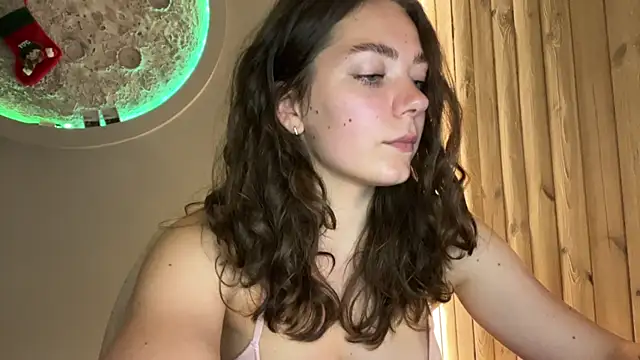 HoneyWithHeat1 online show from May 21, 7:56 pm