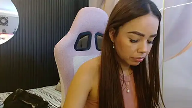 naomis 36 online show from June 25, 1:57 pm