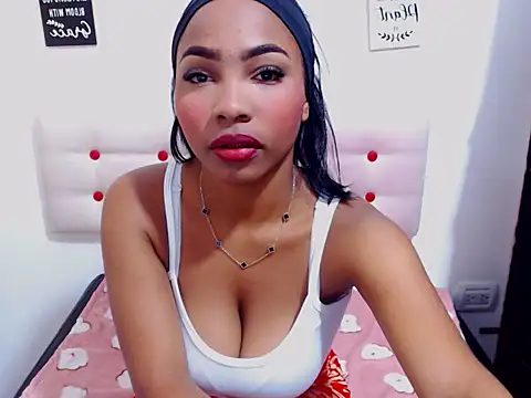 whitneynaugthyxxxx online show from June 25, 1:13 pm