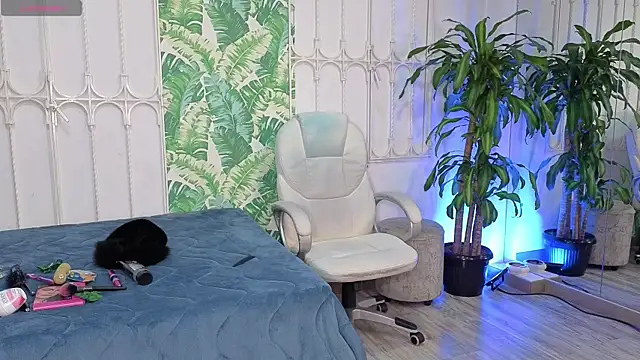 baby julieta00 online show from June 26, 12:17 pm