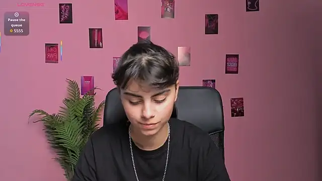 shadow kiss  online show from July 13, 12:39 pm