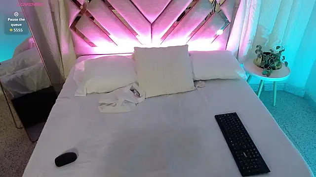 MilaMonroeX online show from July 7, 7:23 am