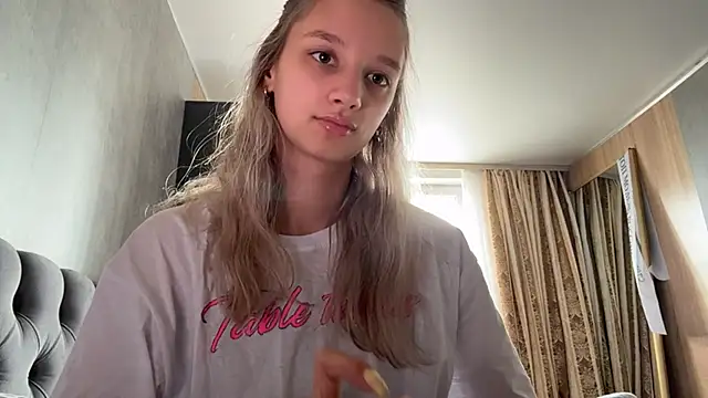 Tiffany Blom online show from May 14, 11:27 am