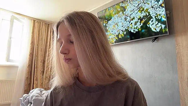 Tiffany Blom online show from May 16, 10:36 am