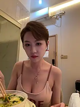 A-happyy online show from May 14, 6:47 pm