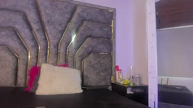 HannahCooper  online show from July 14, 3:28 pm