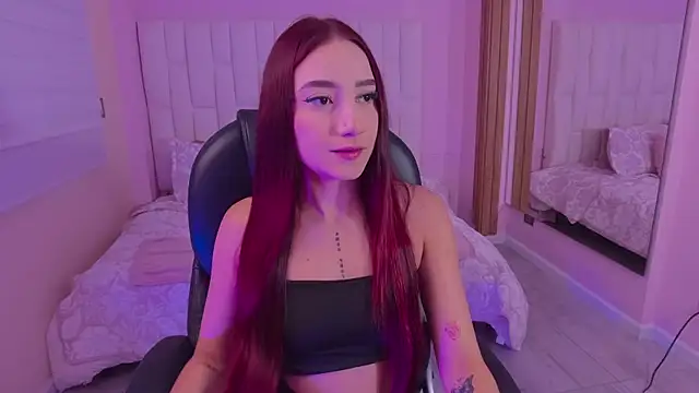 kendallsmithh  online show from May 13, 4:02 pm