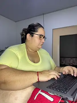 marianacooper1234 online show from May 14, 2:23 pm