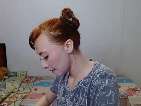 iris ares  online show from May 29, 11:08 am