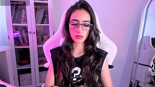 AgathaBlair online show from May 27, 11:51 am