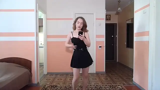 JulianeHedgpeth online show from May 25, 11:20 am