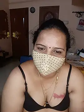 pirainilla online show from May 30, 6:05 pm