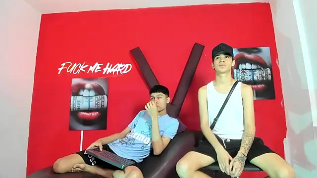 KING LOVERS1 online show from July 1, 1:32 pm