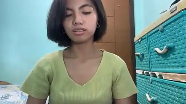YukikoSchaefers online show from July 18, 3:54 am