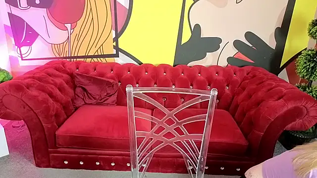 NikkyReyyy online show from June 25, 5:45 am