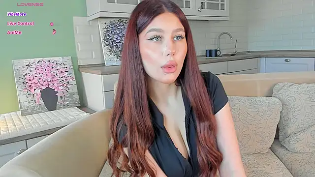 AliceFlowe online show from June 28, 1:18 pm