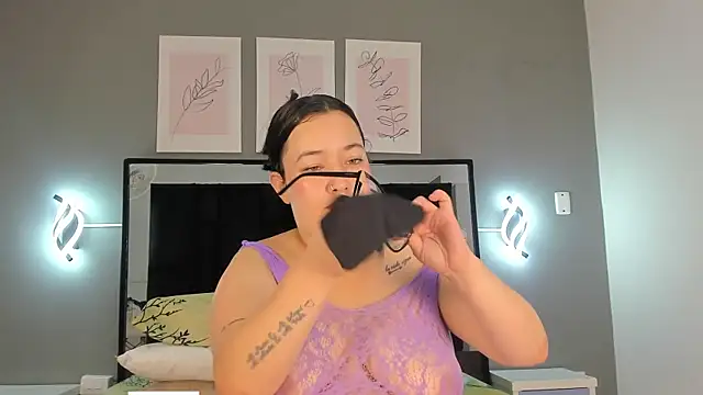 zoe curvyy online show from June 5, 12:11 pm