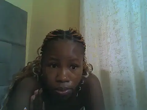 Cuteebony16 online show from June 16, 1:34 pm