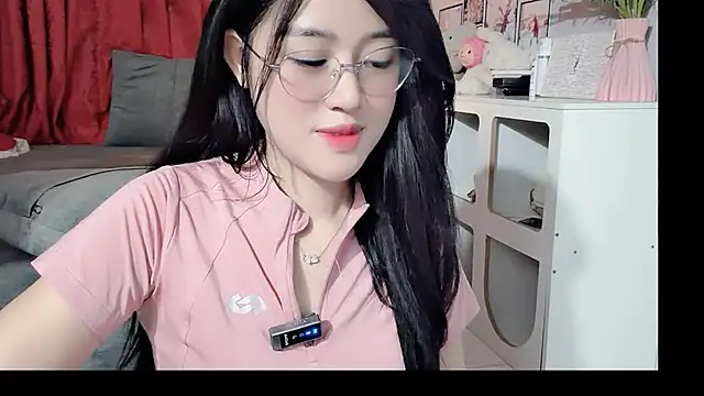 Bee-Cherry online show from May 29, 6:11 am