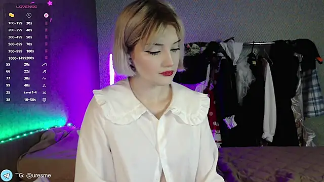 Esme Velvet online show from May 25, 2:16 pm