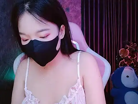 Julie Ulie online show from July 5, 2:01 pm