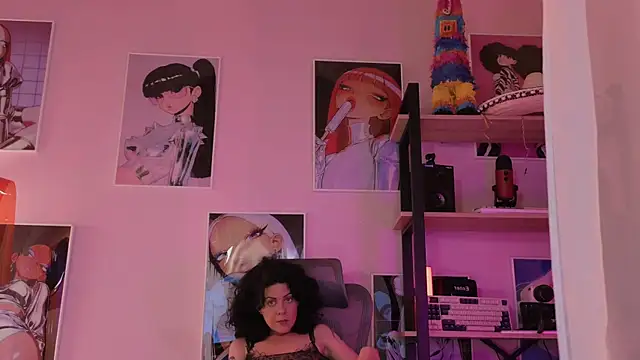 LuluKissmi online show from May 21, 4:38 pm