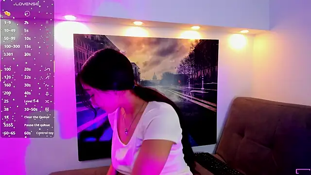 Nina-Mars online show from May 22, 4:16 pm
