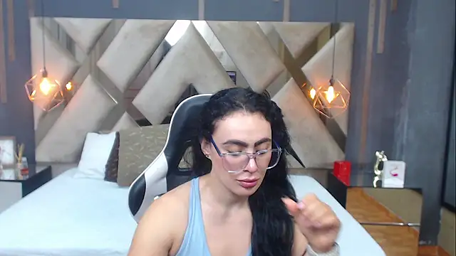 Snapshot of MartinaaFit chatting on May 30, 12:36 pm MartinaaFit online show from May 30, 12:36 pm