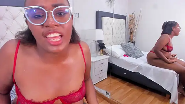 ZoeBrowns online show from May 25, 2:05 pm