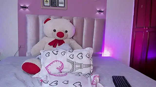 ORIANNA 21 online show from July 14, 6:23 pm