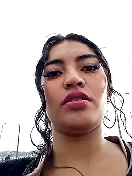 Perla-stone1 online show from May 28, 9:23 pm