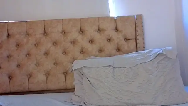 ValkiryMonts online show from June 18, 1:49 pm