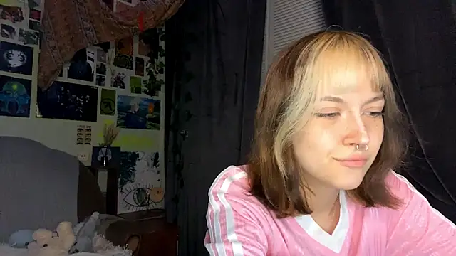 YourFavoriteAltgirl online show from May 30, 11:11 pm