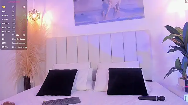  Emily Queen online show from June 2, 6:03 am