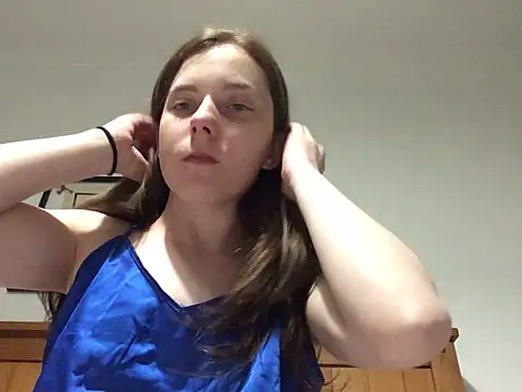 Maisie 01 online show from June 4, 7:40 pm