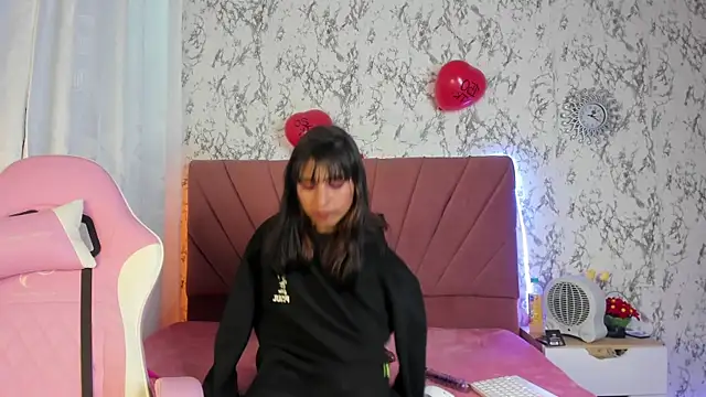 Mia Belmonte online show from June 8, 9:36 pm
