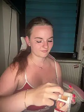 SecretSarah online show from May 29, 2:59 pm