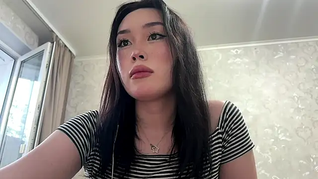 LilowNax online show from June 7, 4:14 pm