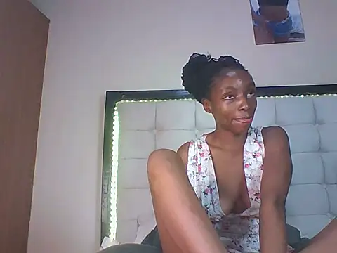 hoeligal online show from June 3, 9:31 pm